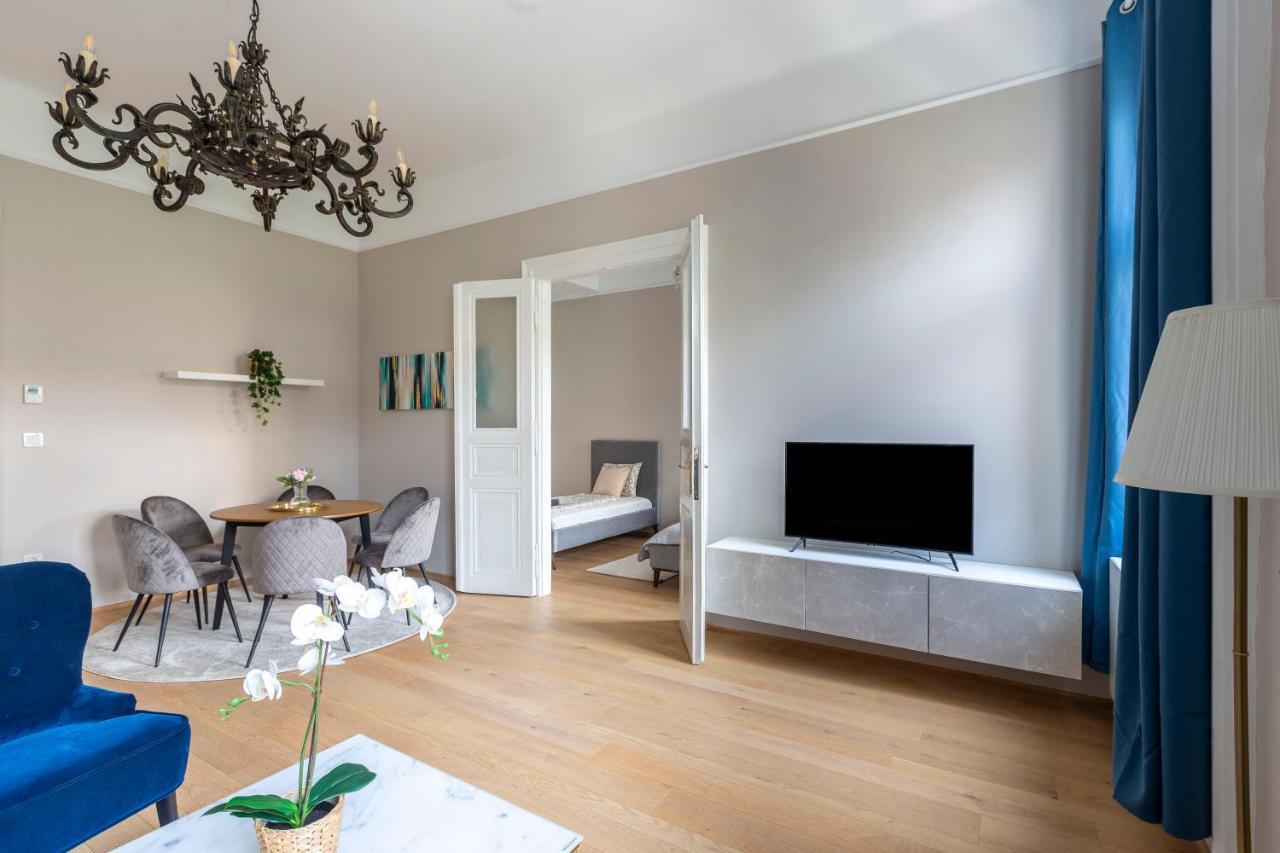 Luxury Elizabeth Residence Next To The New York Cafe Budapest Exterior photo